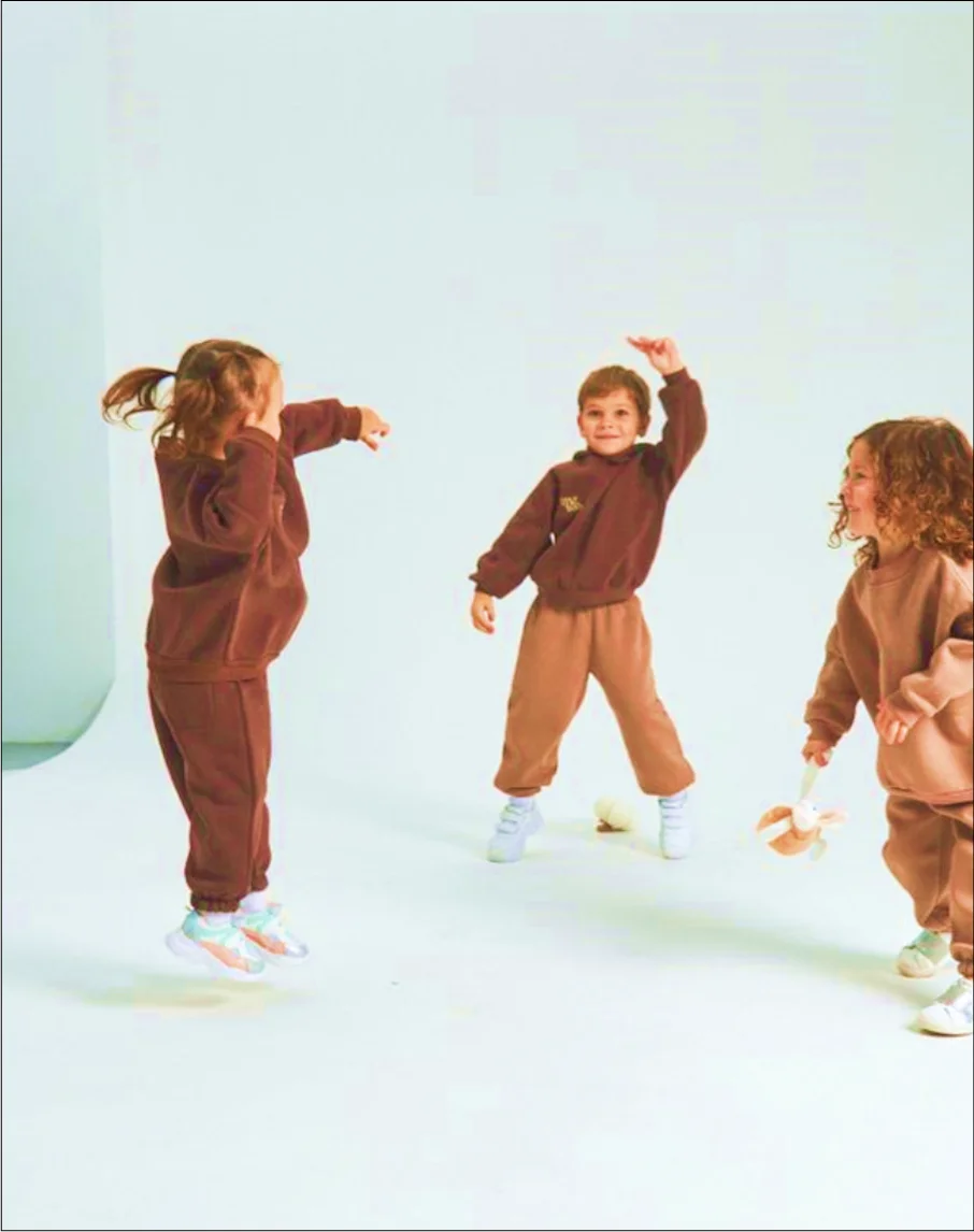 Дети играют